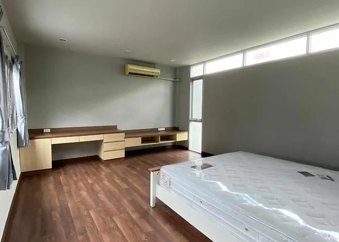 Sukhumvit 49 Soi 14 Feriehus *