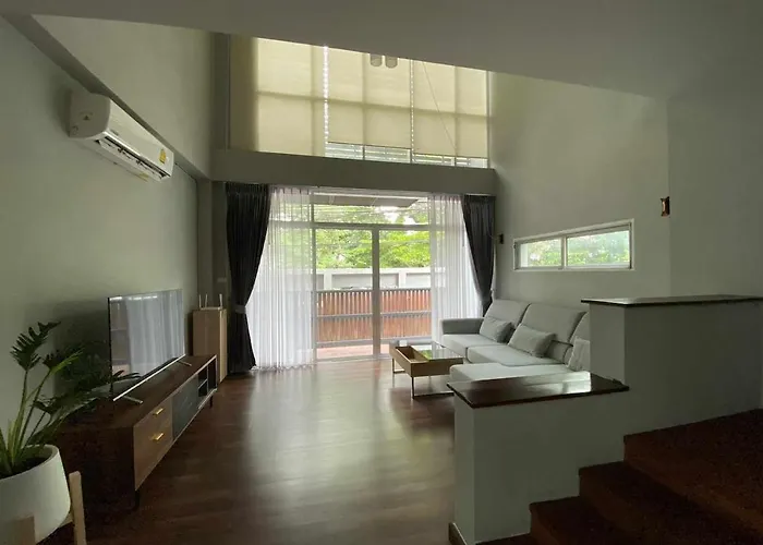 Sukhumvit 49 Soi 14 *