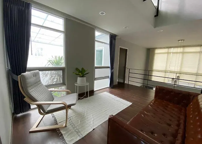 Sukhumvit 49 Soi 14 *